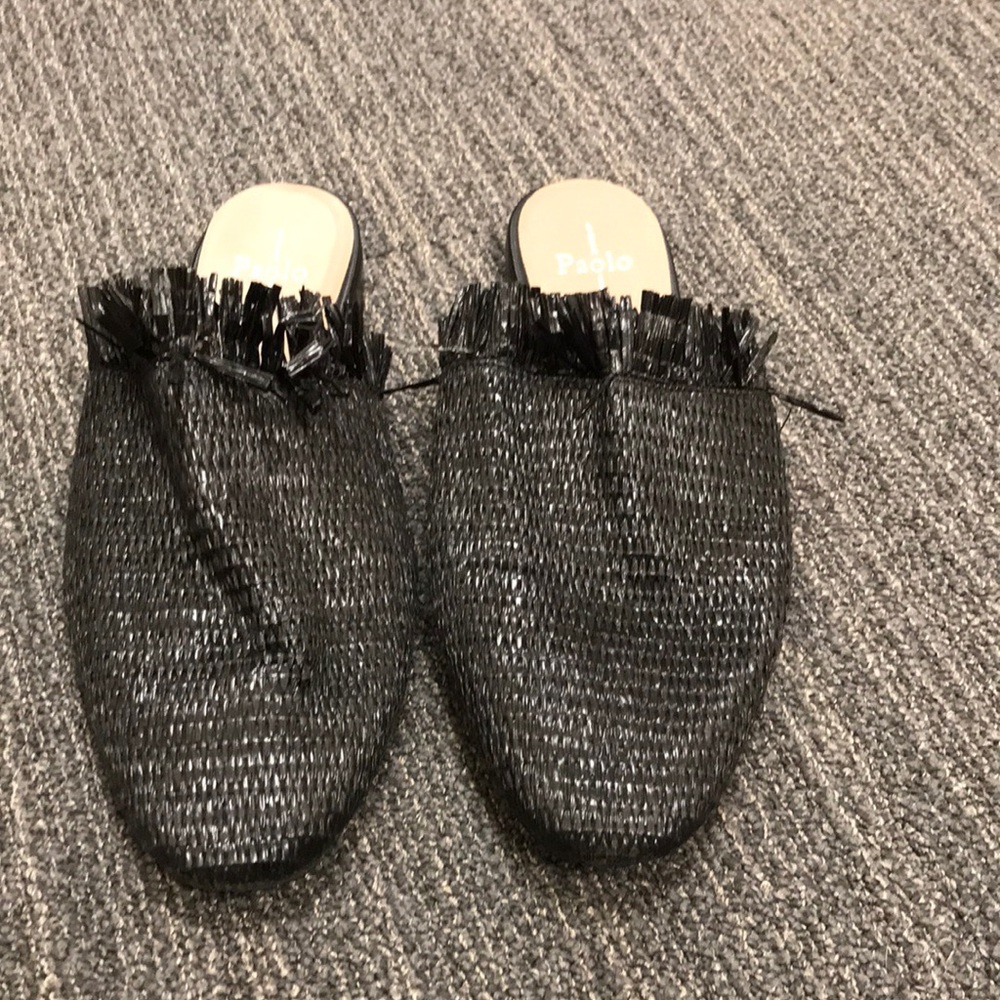 NWOT Paola Slip On flat mules 11M